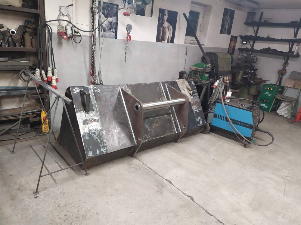 Předělávání úchytu žlíce na držák